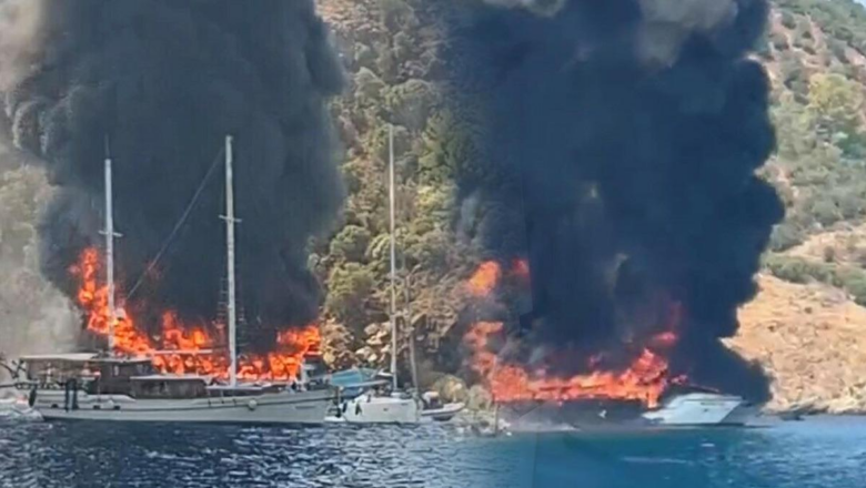 Gezi teknesi yangın