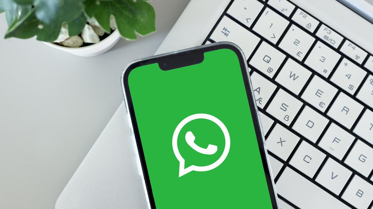 WhatsApp tepki tepsisi